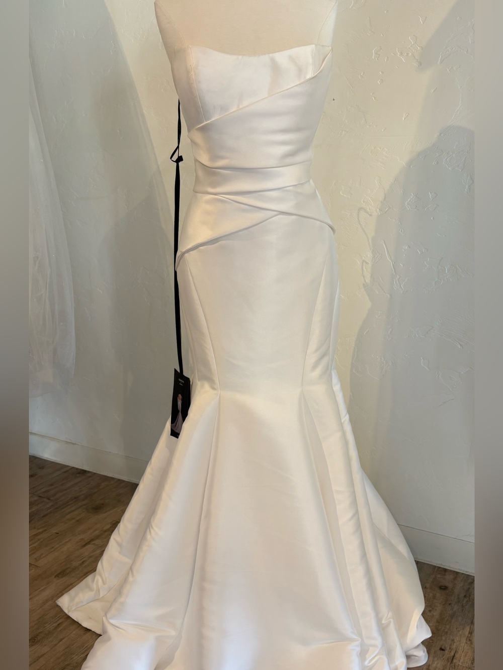 Vera Wang ‘Lucille’ Mikado Dress